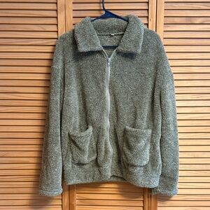 Cozy Olive Green Zip-Up Fleece Jacket